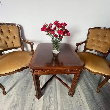 Oedeshoeg Modernt Och Stilfullt B&B Bagian luar foto